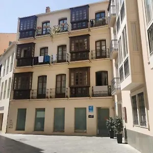 Snug Right In The Center Of , Málaga España